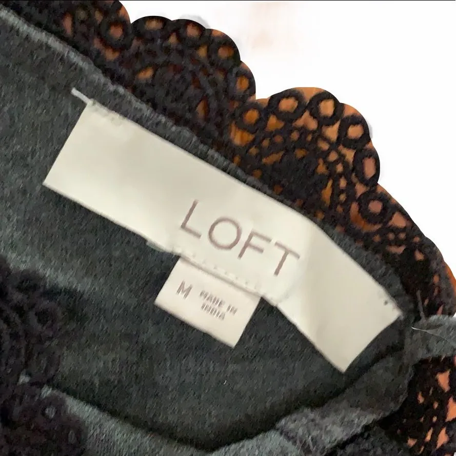 Loft Grey/Gray and Black Double V-Neck Lace Long Sleeve Tee Shirt Sz Medium - Image 4