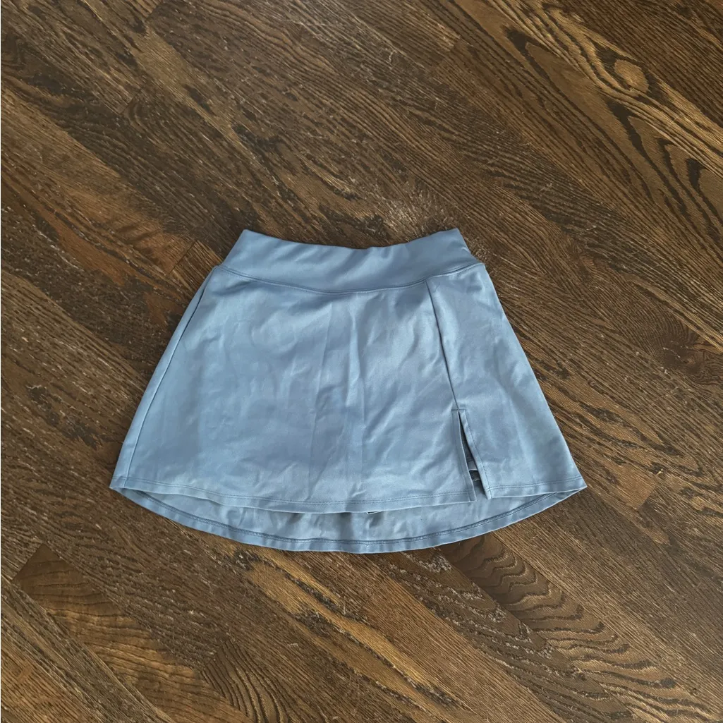 Gilly Hicks Activewear bundle: mini skorts and hidden bunch scrunch workout shorts - Image 6