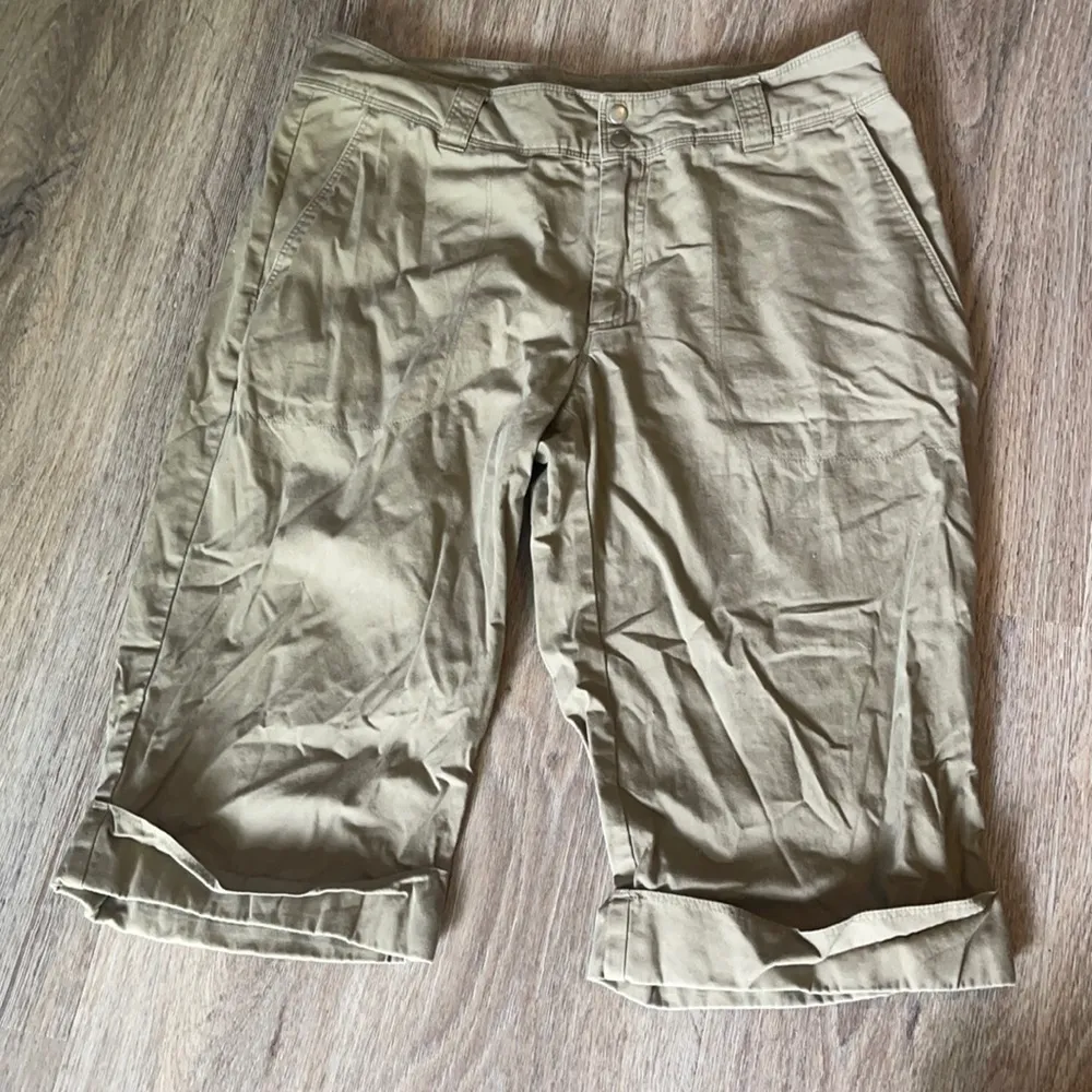 Patagonia Bermuda Hiking Shorts Size 8 - Image 3