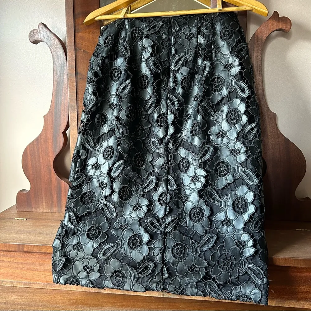 Bisou Bisou skirt -size Medium - Image 3