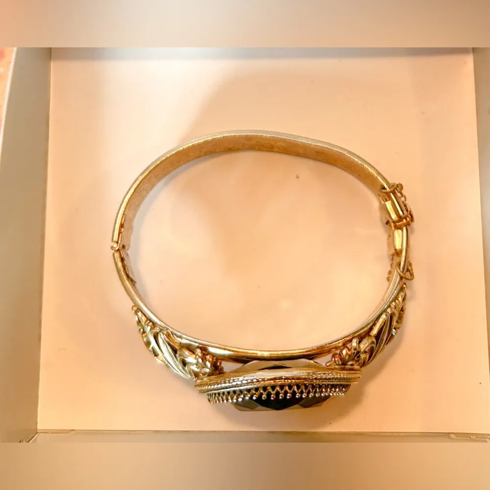 Vintage Whiting & Davis Black and Goldtonw Hinged Ornate Cuff Bracelet - Image 4