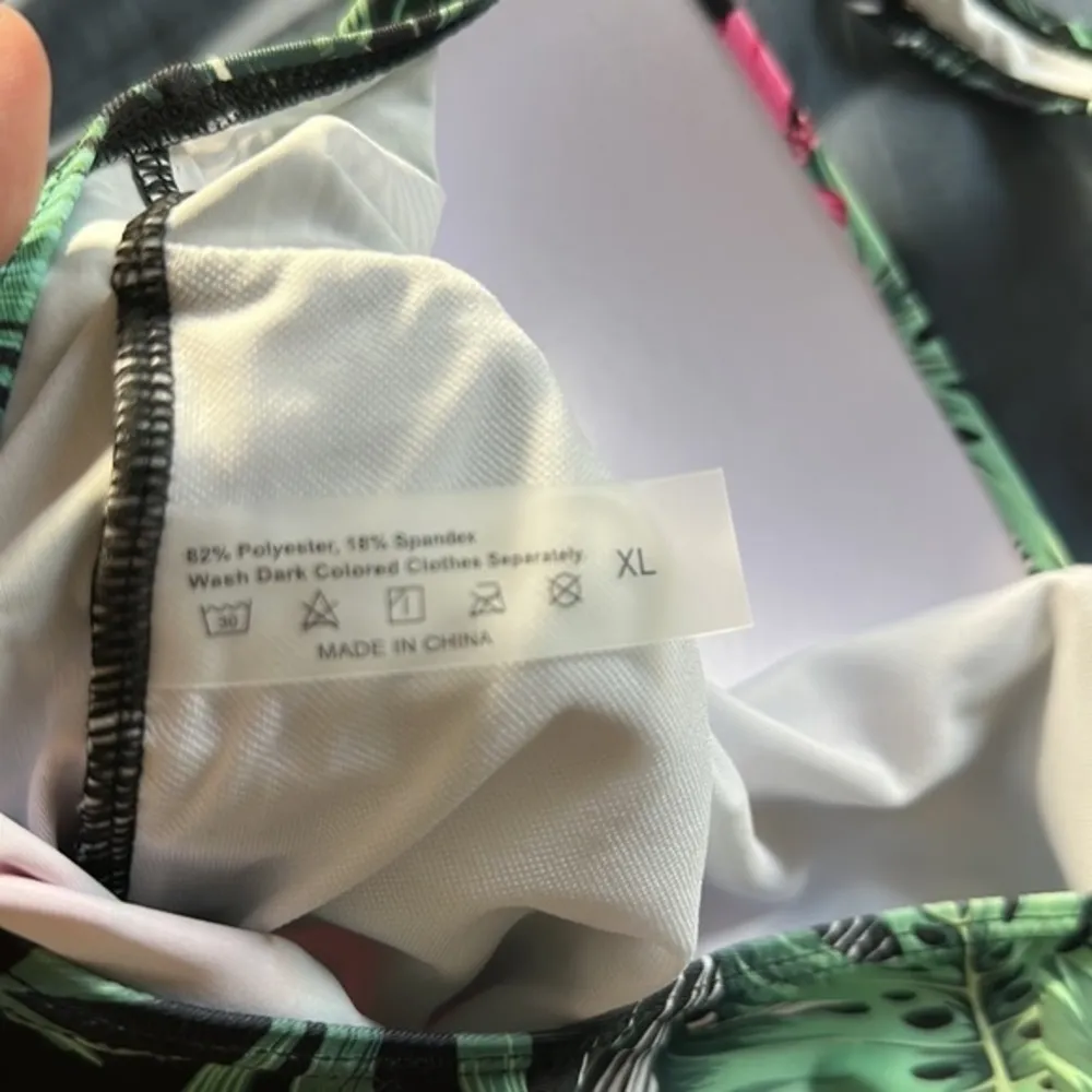 Women's Summer Black Tropical Floral Leaves Halter Swimsuit Size XL EUC #6835 - Image 6