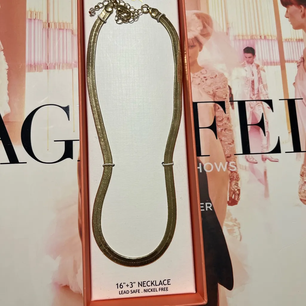 Gold tone House of Harlow chain - Image 2