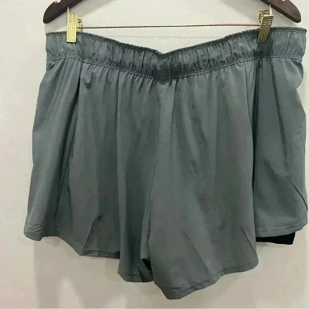 Nike  Women's Flex Essential 2-in-1 Shorts size XXL - Image 5