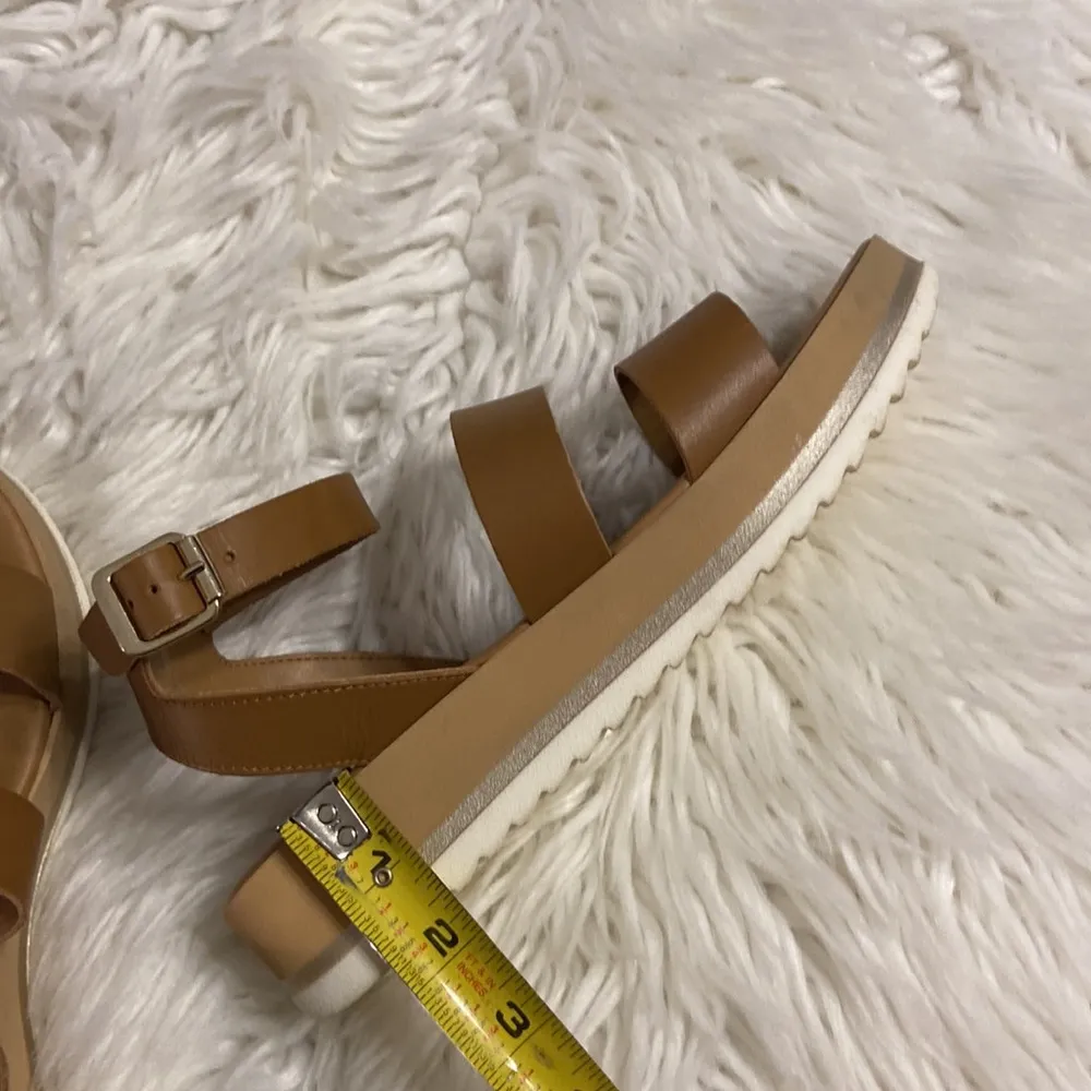 Mila Paoli Made in Italy Women’s Sandals color tan excellent condition size 8 - Image 11