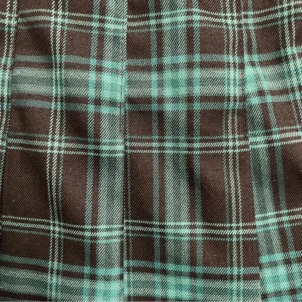 H&M Divided Twill Green & Black Plaid Tartan Pleated Flared Mini Skirt Size 6 - Image 4