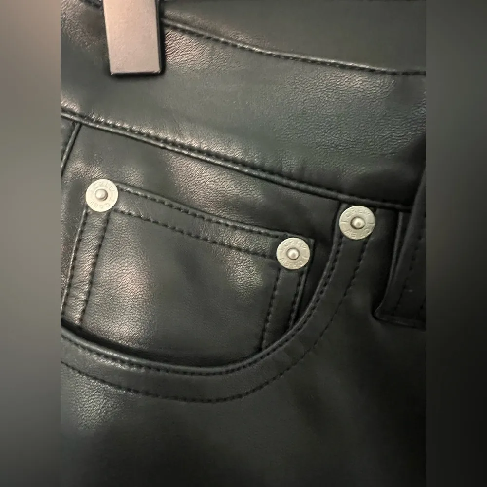 New with tag J.Crew Women's Petite Slim Wide-leg Faux Leather Pants - Image 8