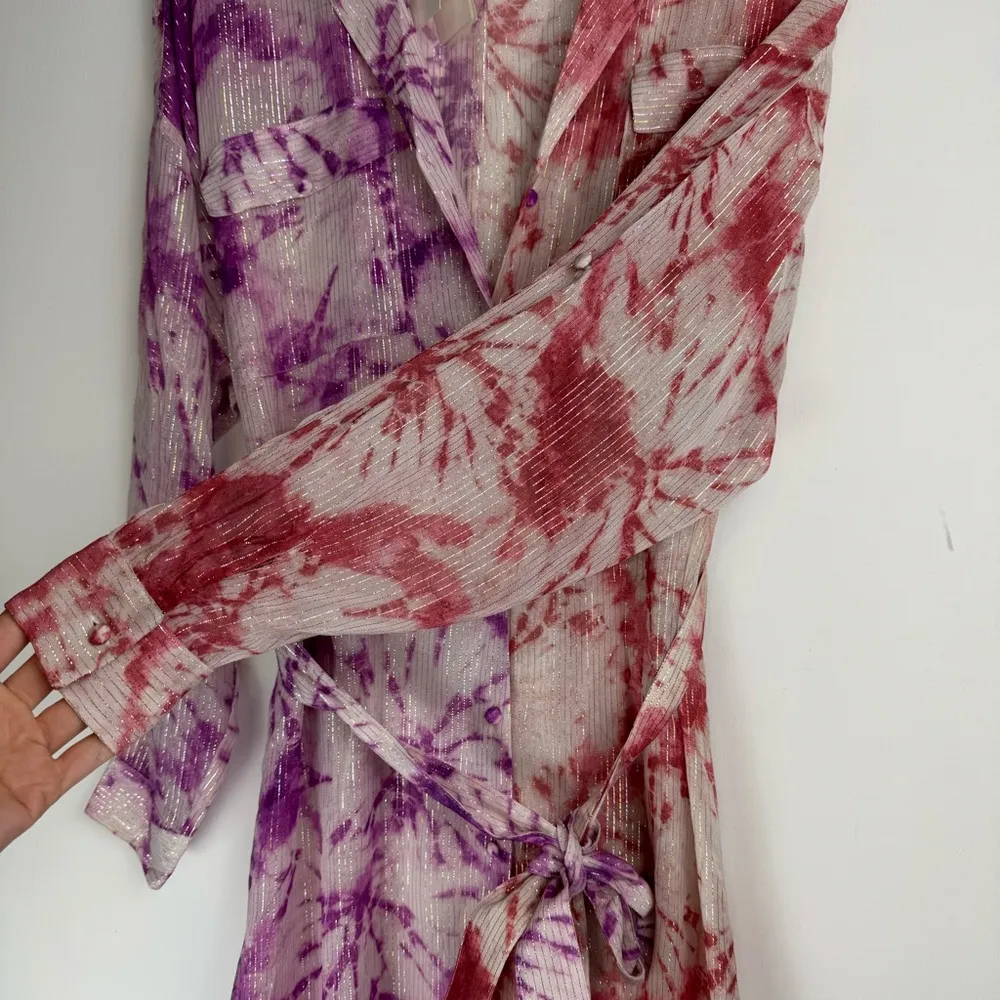 NWT Rococo Sand Revolve Ava Metallic Tie Dye Dress Sz Small Two Tone Pink - Image 8