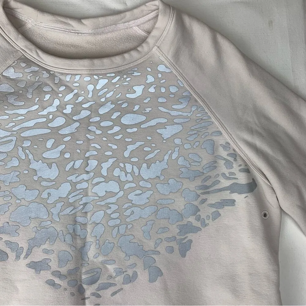 Lululemon womens 6 /8 snapshot Crew pullover sweatshirt reflective neutral blush - Image 4