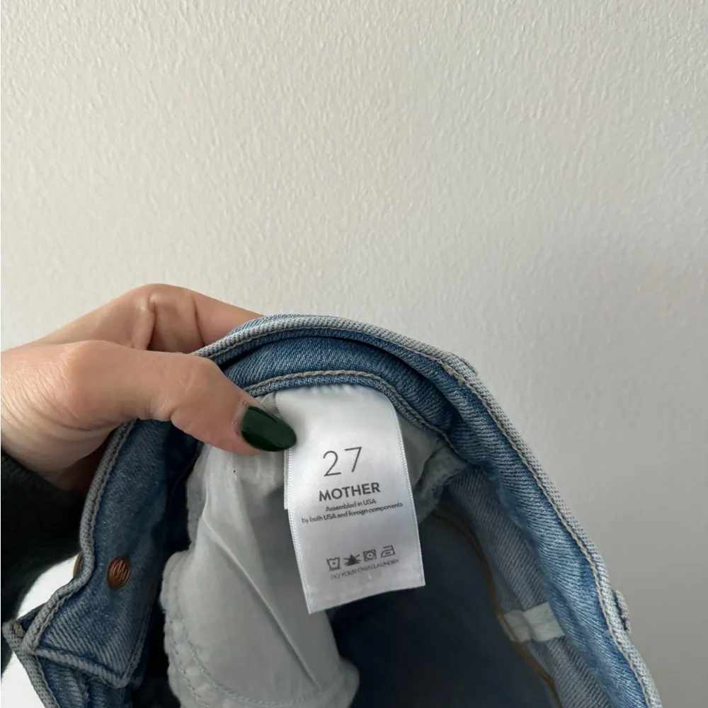 MOTHER Hustler Ankle Fray Jeans in Limited Edition 27 Blue - Image 7