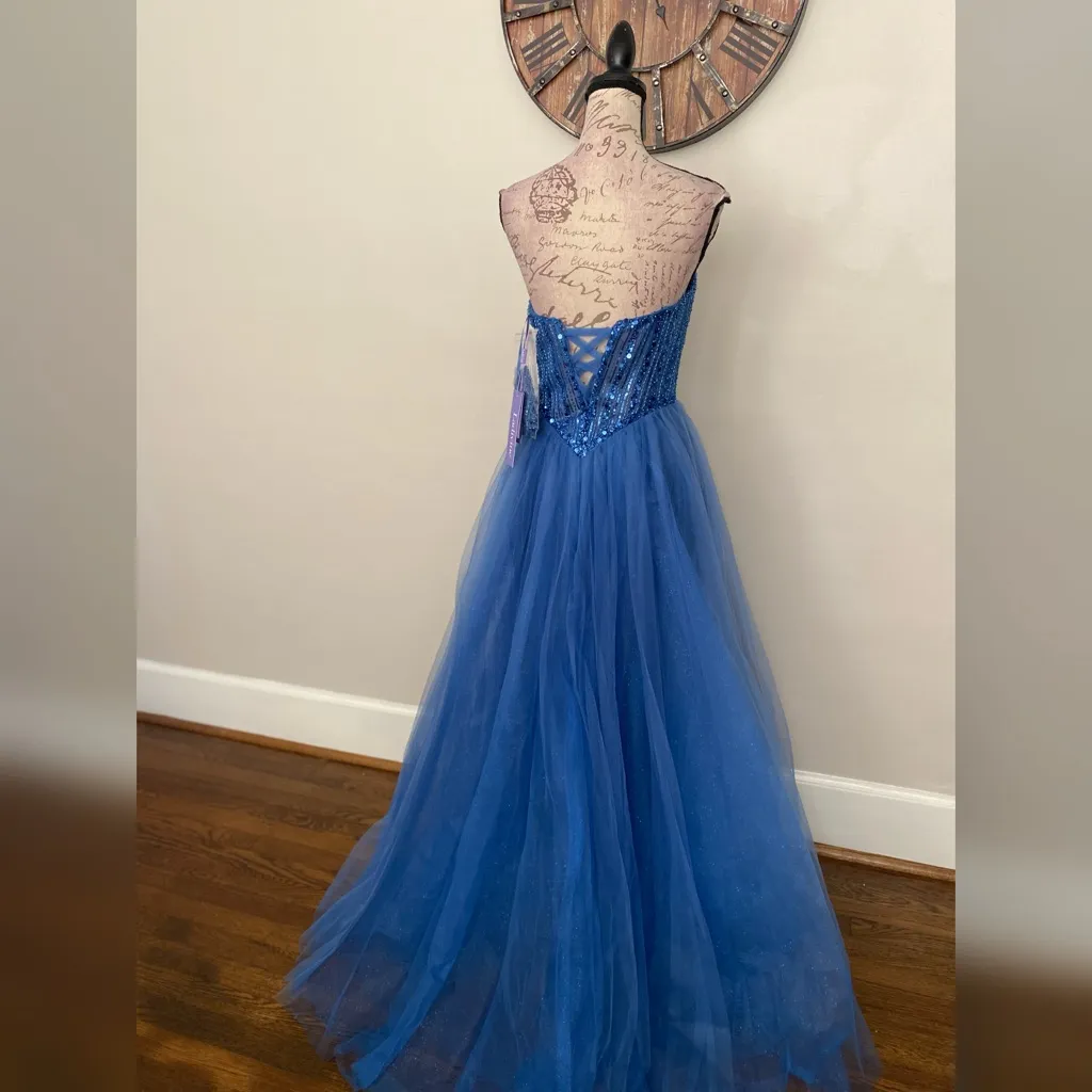 Beaded blue sparkly a - Image 3