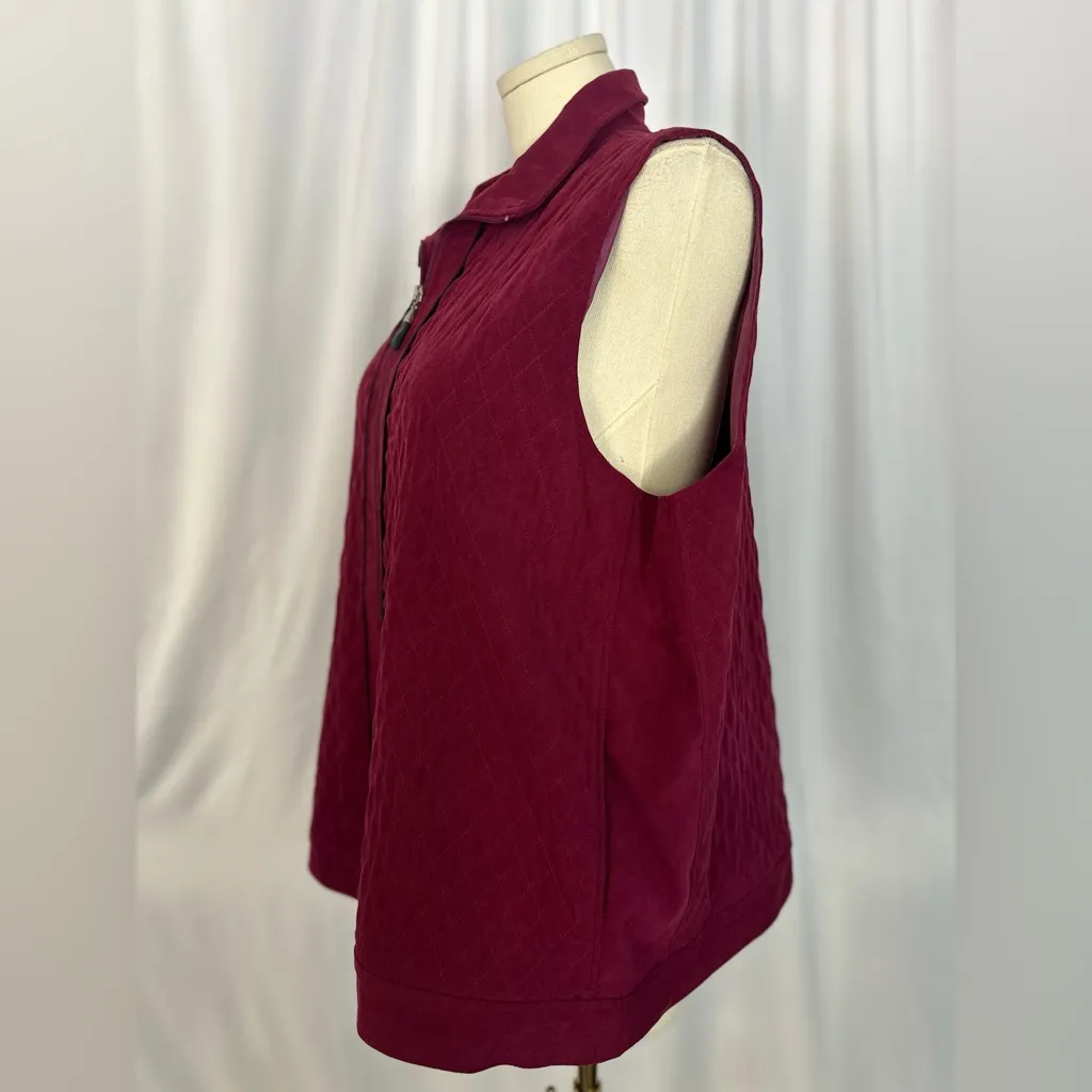 Allison Daley Quilted Zip-Front Sleeveless Vest in Burgundy (1055) - Image 5