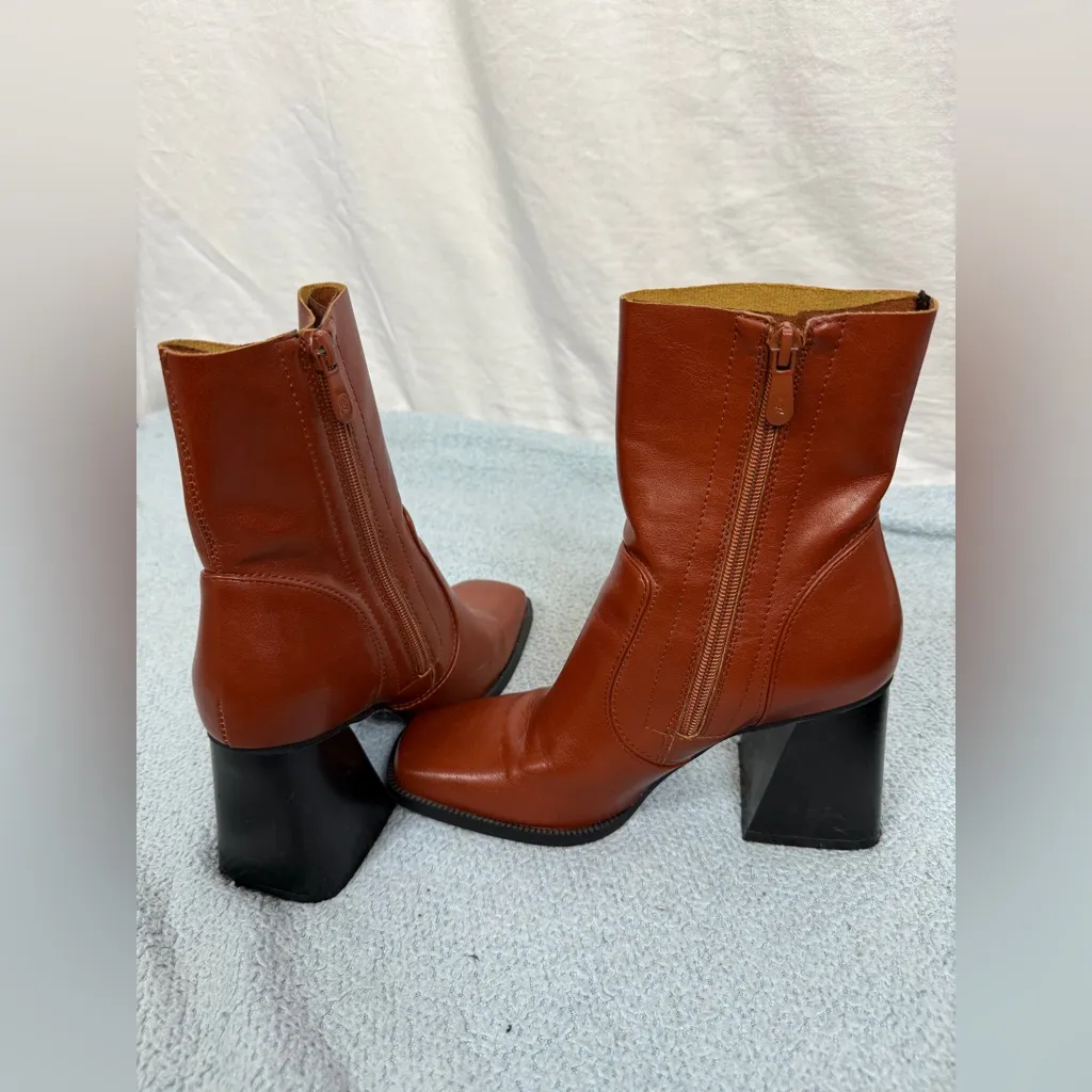 Brown Leather Bag with Logo Detail - Image 6