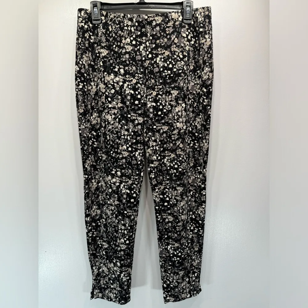 Weekends by Chico’s Black & Tan Floral Knit Elastic Waist Ankle Pants Size 1/M - Image 3