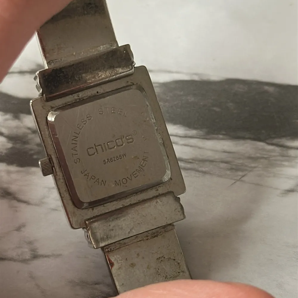 Chicos Quartz Iridescent Face Silver Classic Timepiece Womens - Image 5