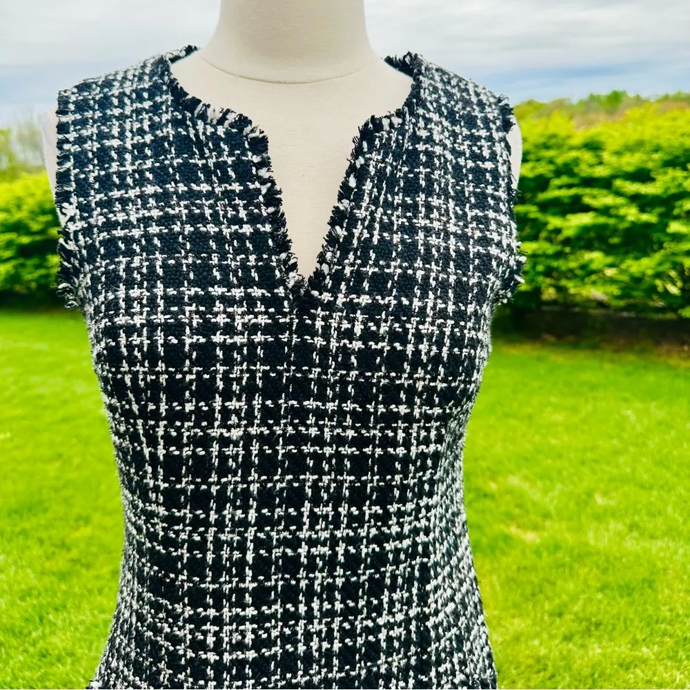 Karl Lagerfeld Paris Women’s V Neck Tweed Knit Jumper Black White Dress size 4 - Image 7
