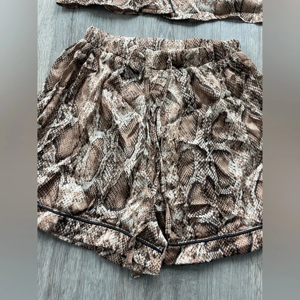 NWOT MISSGUIDED SATIN SNAKE PRINT PAJAMA US4 - Image 2