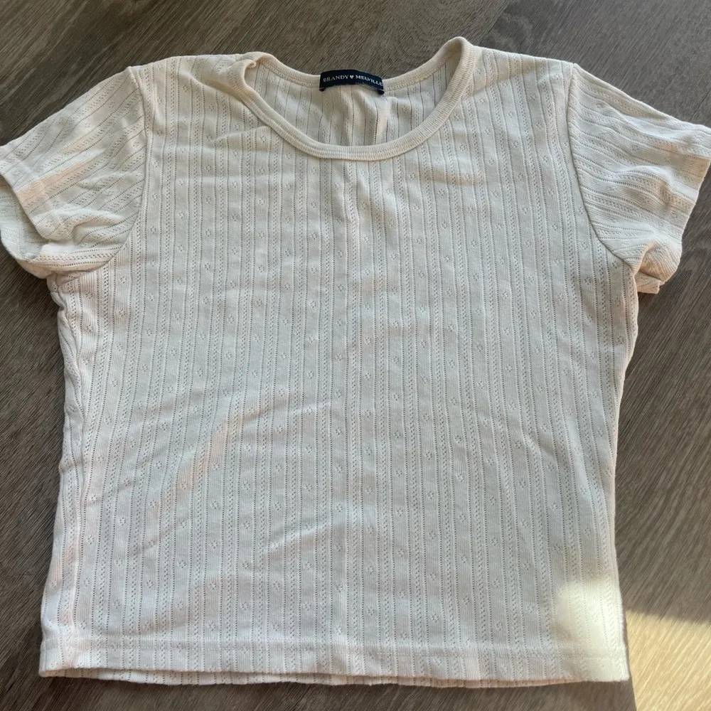 Brandy Melville cropped t shirt - Image 2