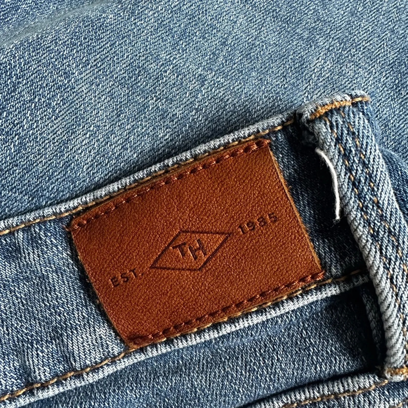 Tommy Hilfiger Tribeca Straight Blue Jeans Size 2 Silver Bar Logo Classic - Image 7