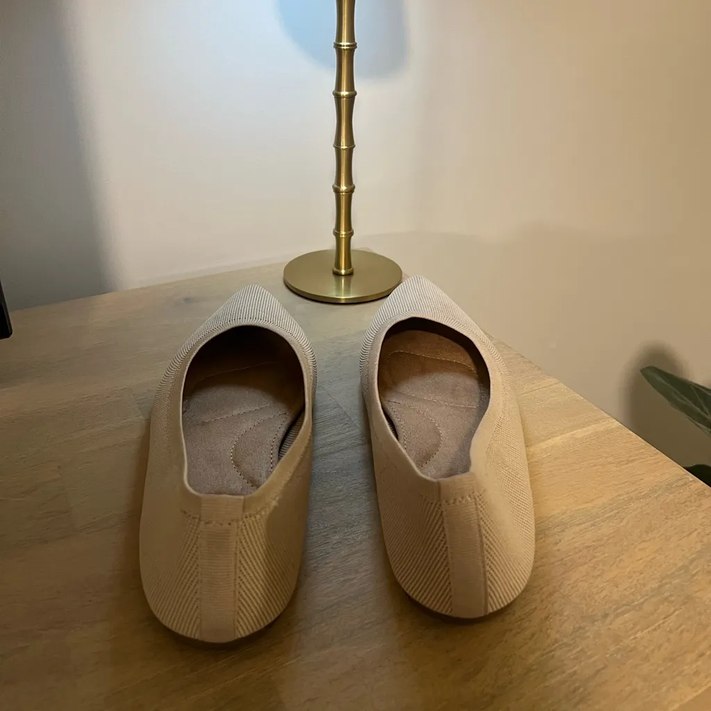 Old Navy Women's Beige Knit Flats - Image 5