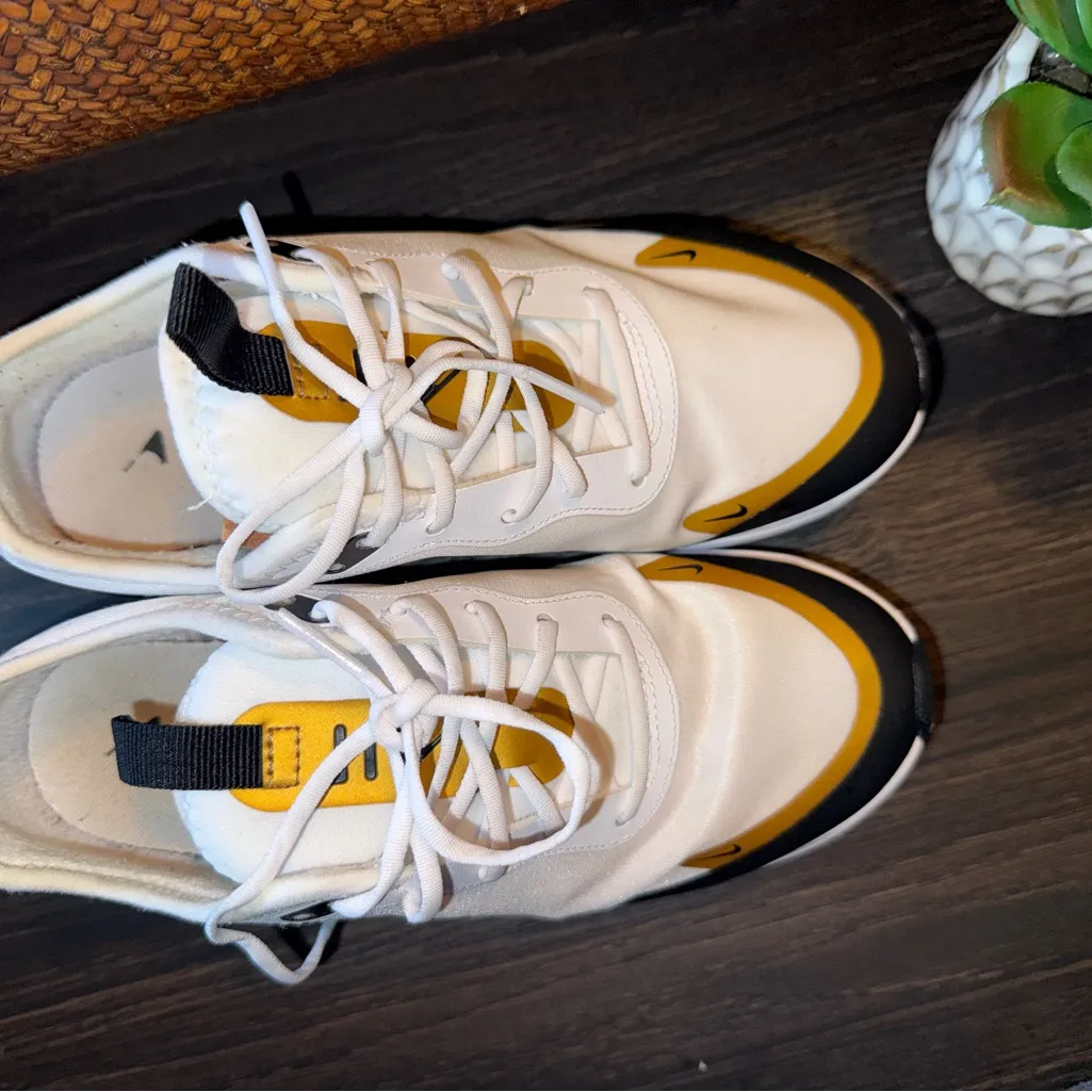 Nike Air Max Dia Icon Clash Womens Sneaker - Image 3