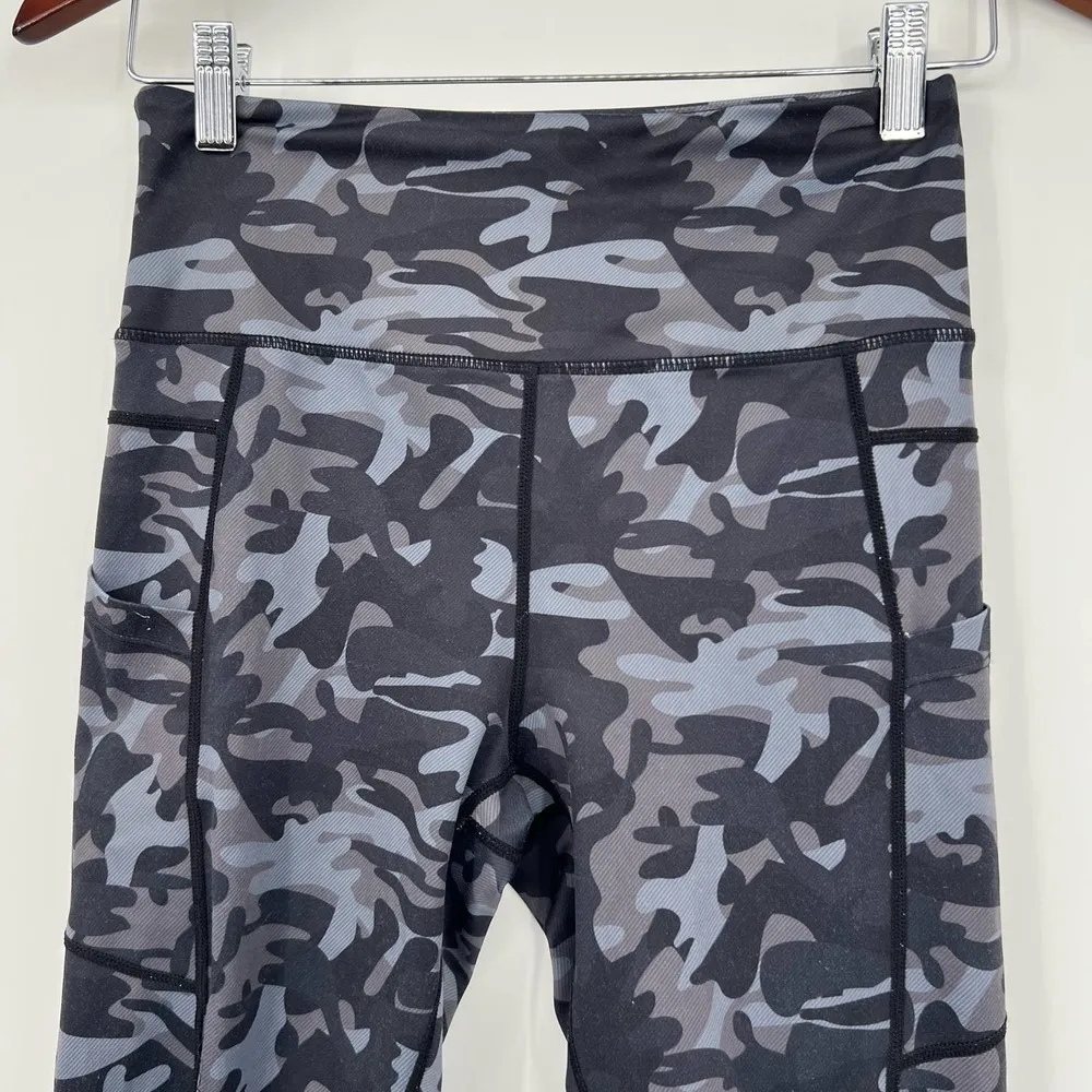 Zyia Black Camo Light n Tight Crop Leggings Pockets High Rise Yoga Run sz small - Image 9