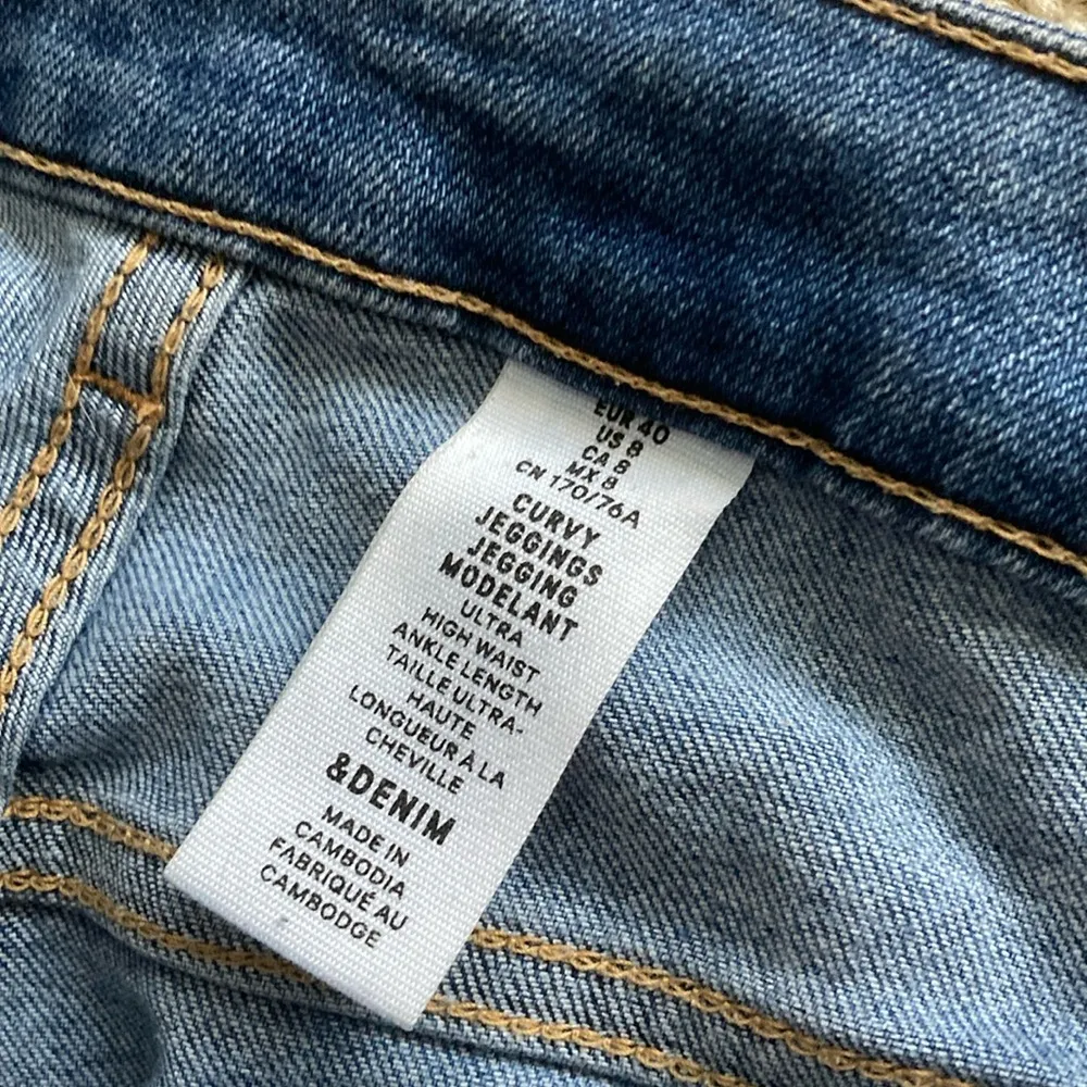 H&M High Rise Skinny Jeans Size 8 Medium Wash Basics Straight Pant Stretch EUC - Image 3