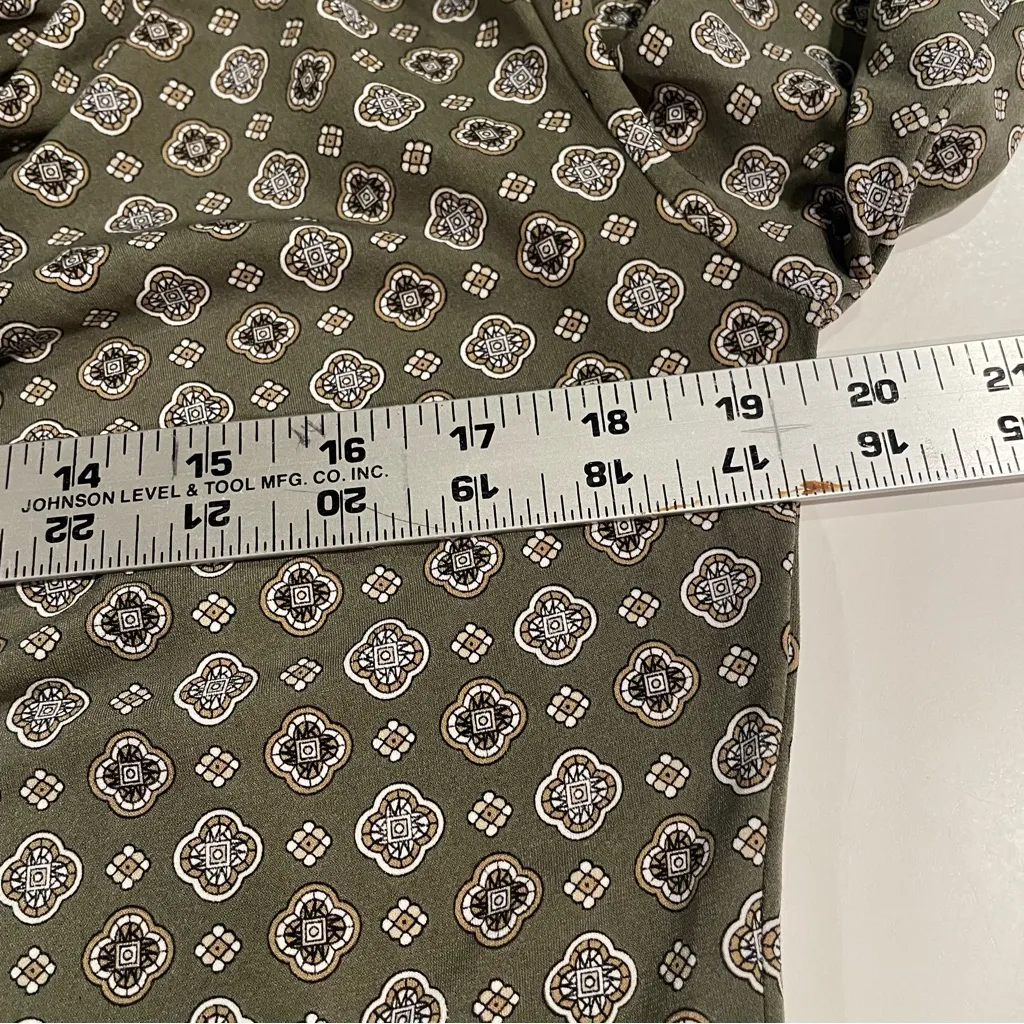 Michael Kors Shirt Womens M Long Sleeve Cowl Neck Button Accents Olive Green EUC - Image 7