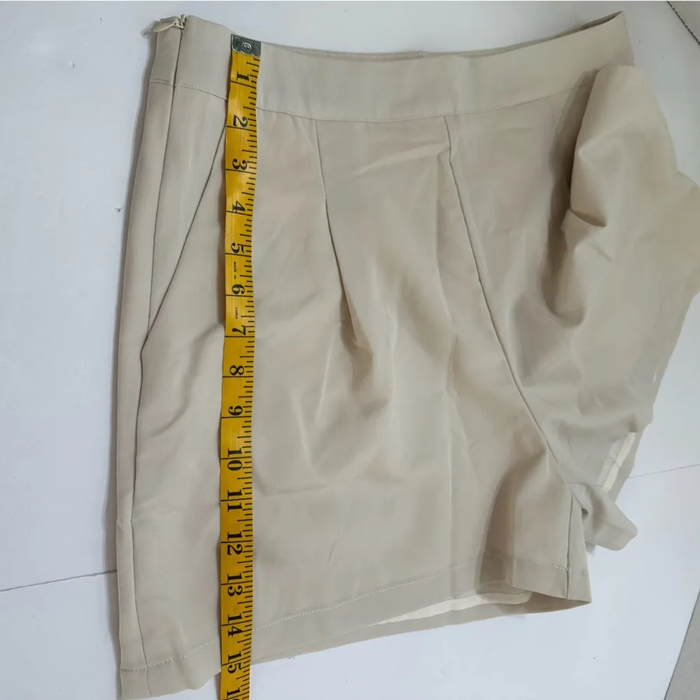 NWOT Cider Woven Mid Rise Solid Pocket Shorts Beige | TAGS CUT OUT SEE NOTES - Image 9