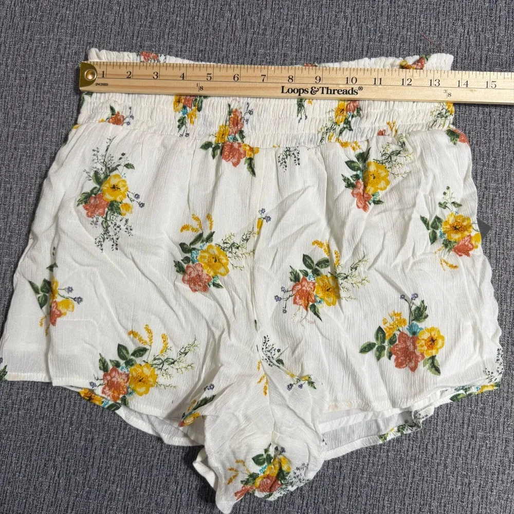 O’Neill Cove Roses Smocked Waist Shorts - Image 13