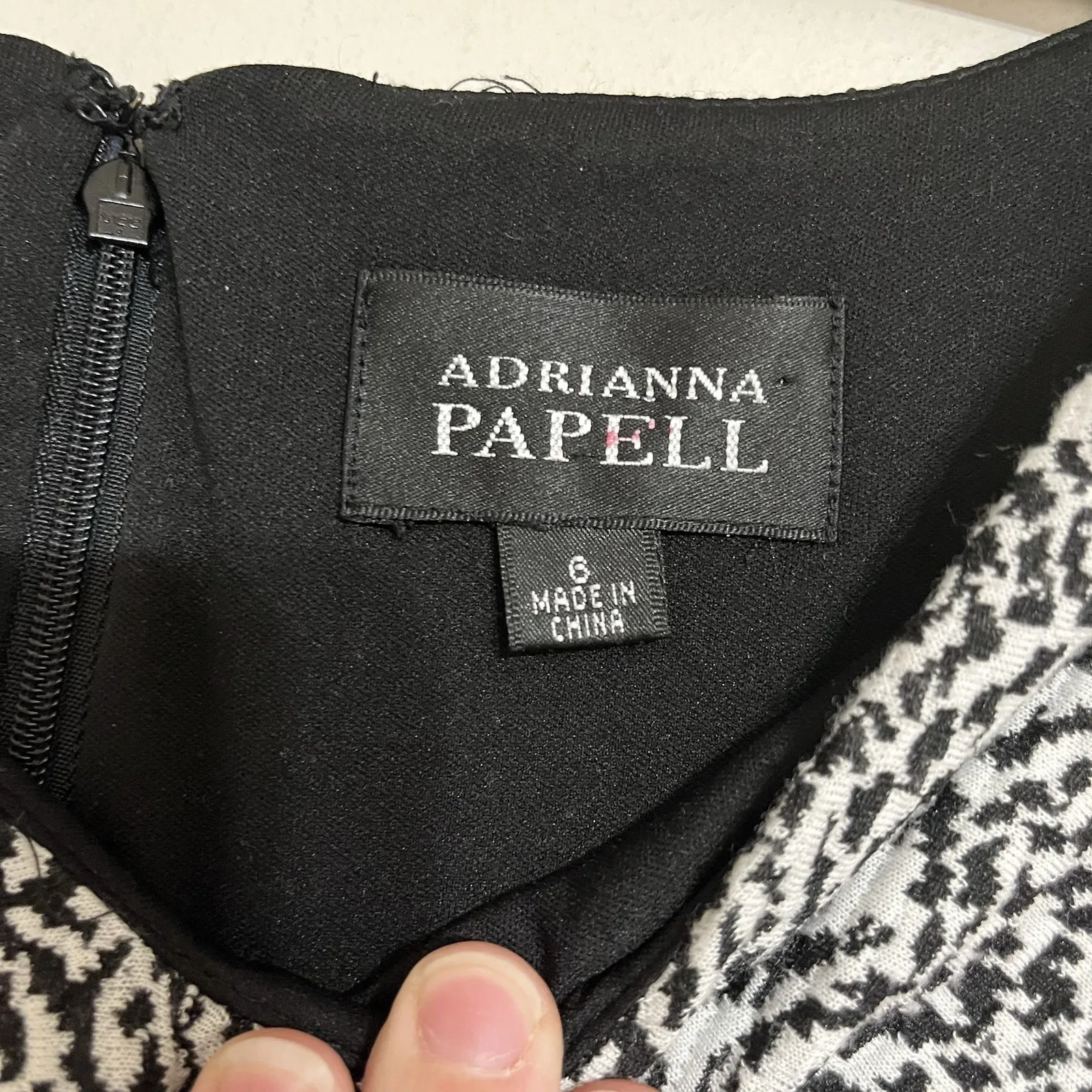 Adrianna Papell Bodycon Short Sleeve Midi Dress Black & White Pattern Size 6 - Image 3