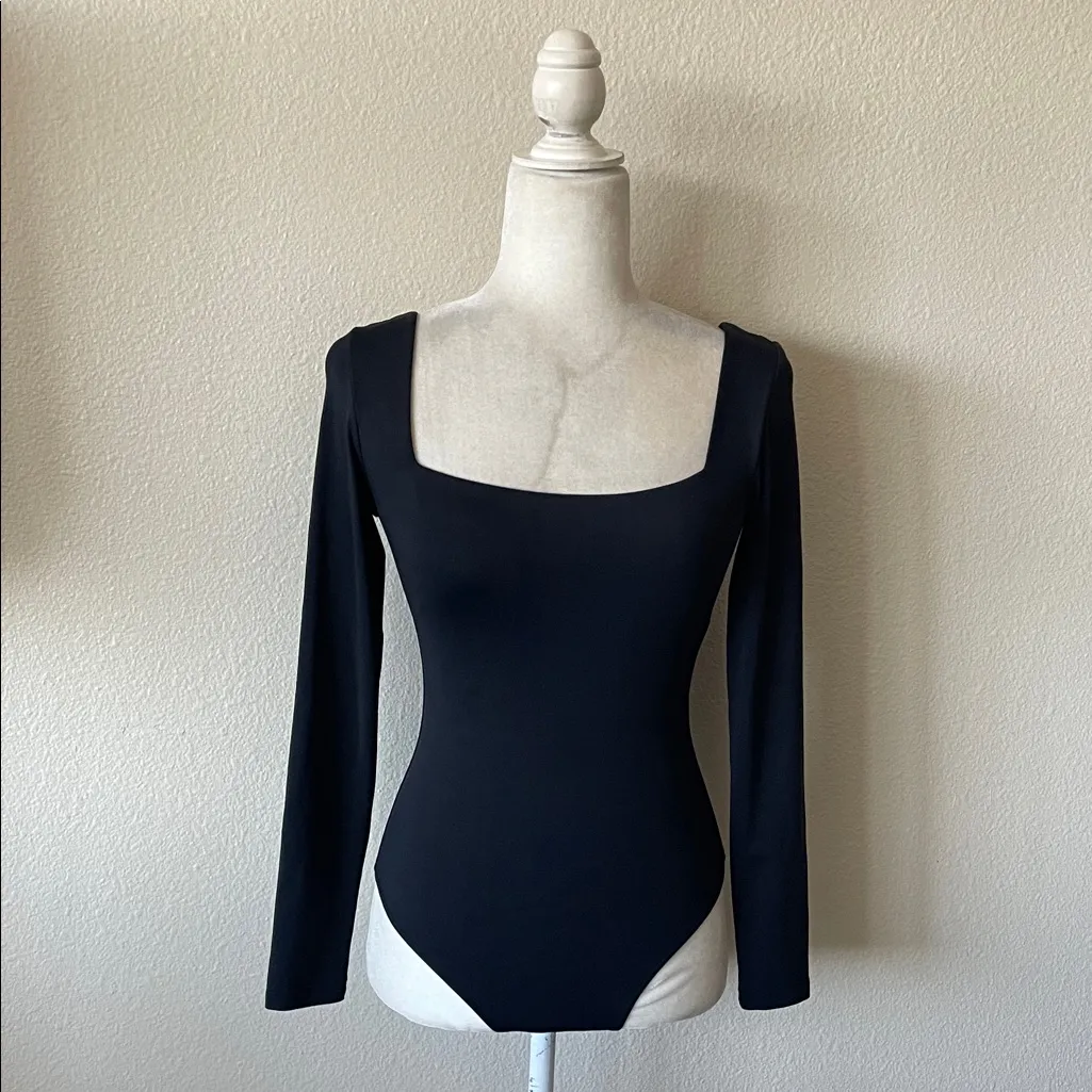 Aritzia Contour Cheeky Squareneck Longsleeve Bodysuit - Image 4