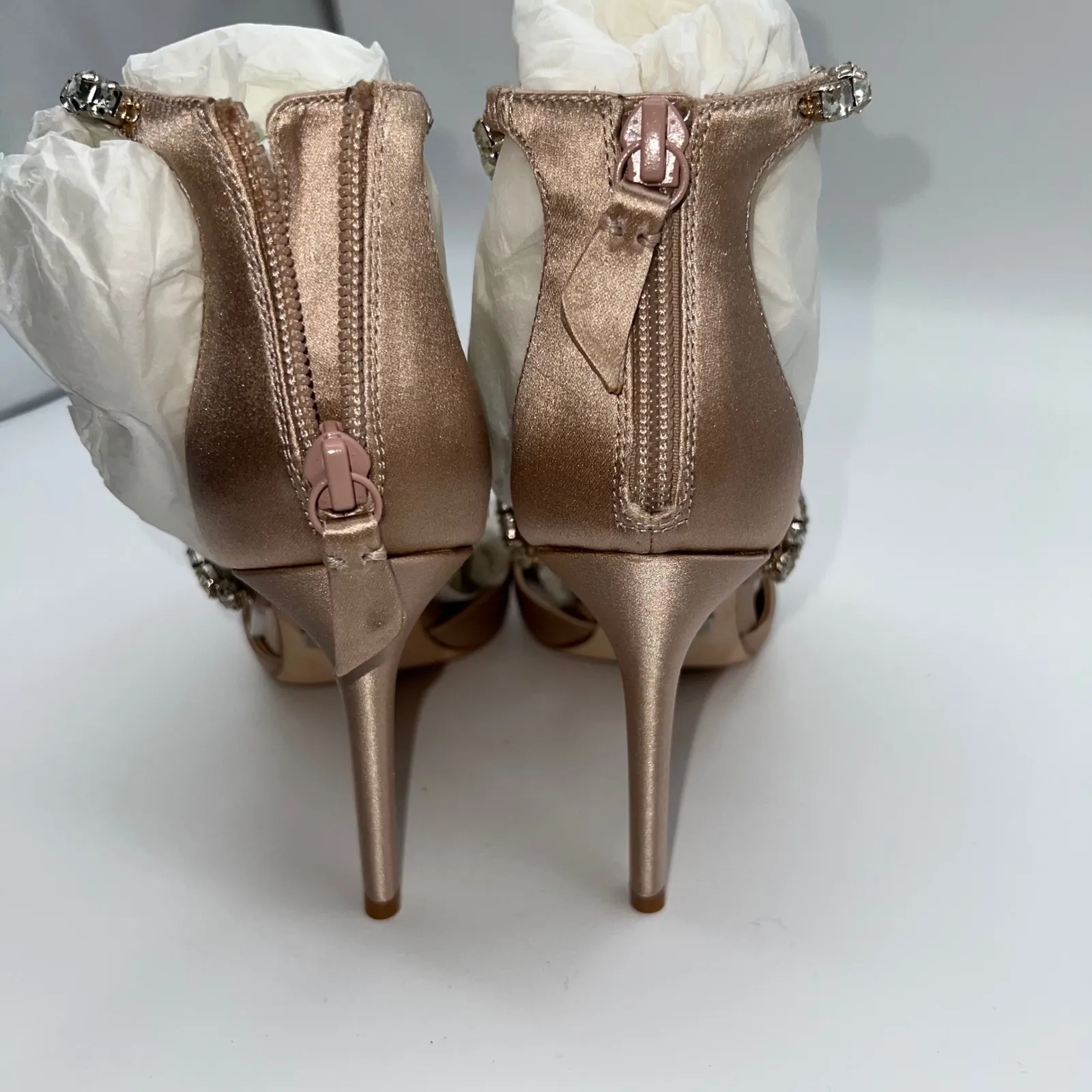 Badgley Mischka Womens 5 Crystal Embellished Satin Stiletto Heels Pump Champagne - Image 8