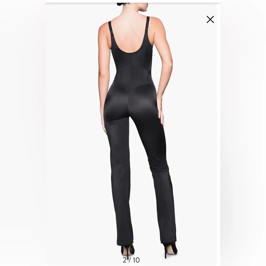 NWT SKIMS Glam Catsuit onyx black small - Image 2