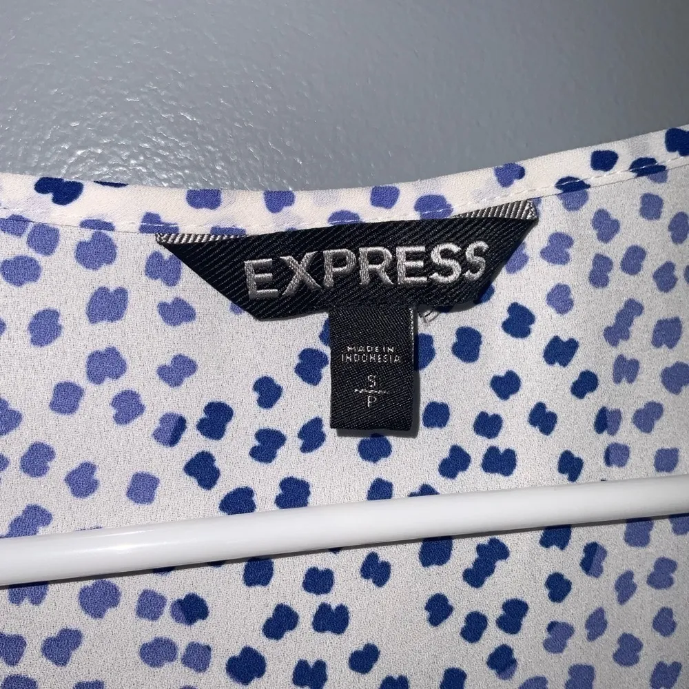 Express Blue~White Polka Dot Cap Sleeve Keyhole Front Business Blouse SP - Image 8