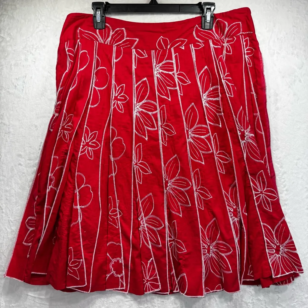 Vintage Coldwater Creek Red Pleated Embroidered Floral Skirt Knee Length Cotton - Image 2