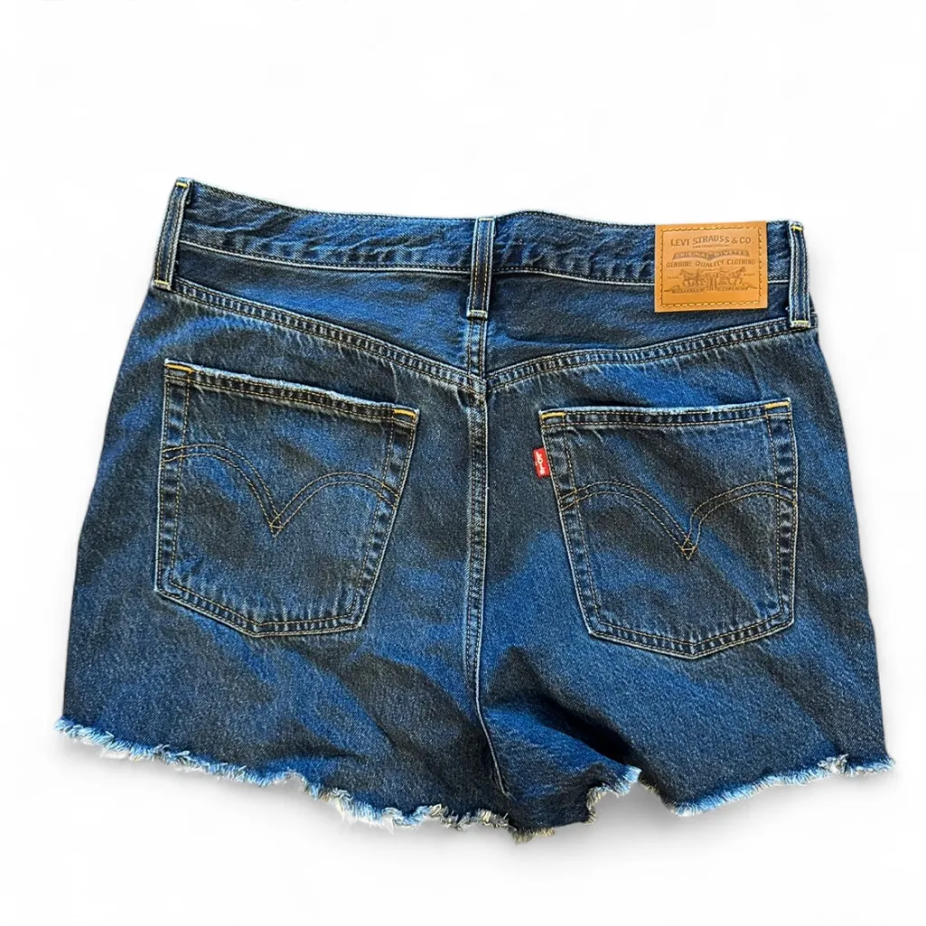 Levi’s Ribcage Shorts Button Fly 32 - Image 2