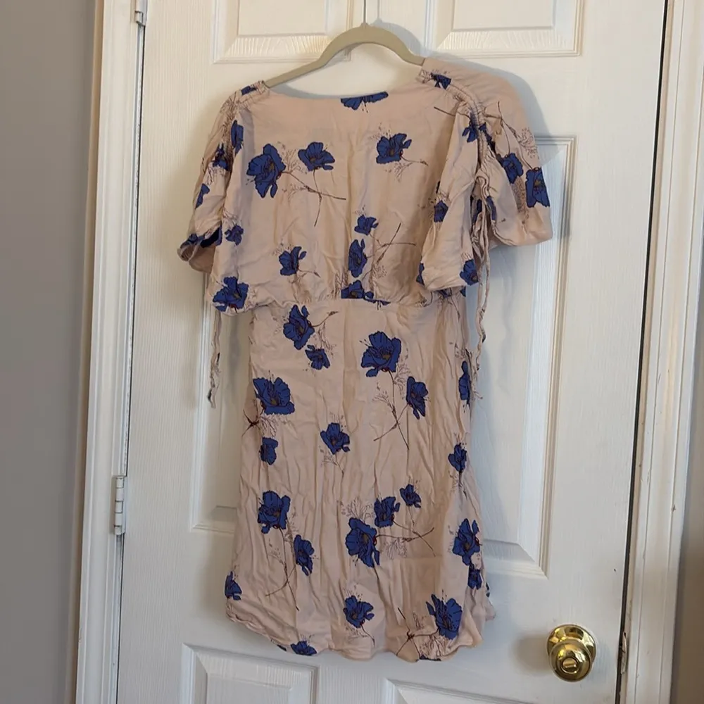 FREE PEOPLE Sz6 MELANIE DOLMAN V-NECK FLORAL MINI DRESS PEARL COMBO - Image 9