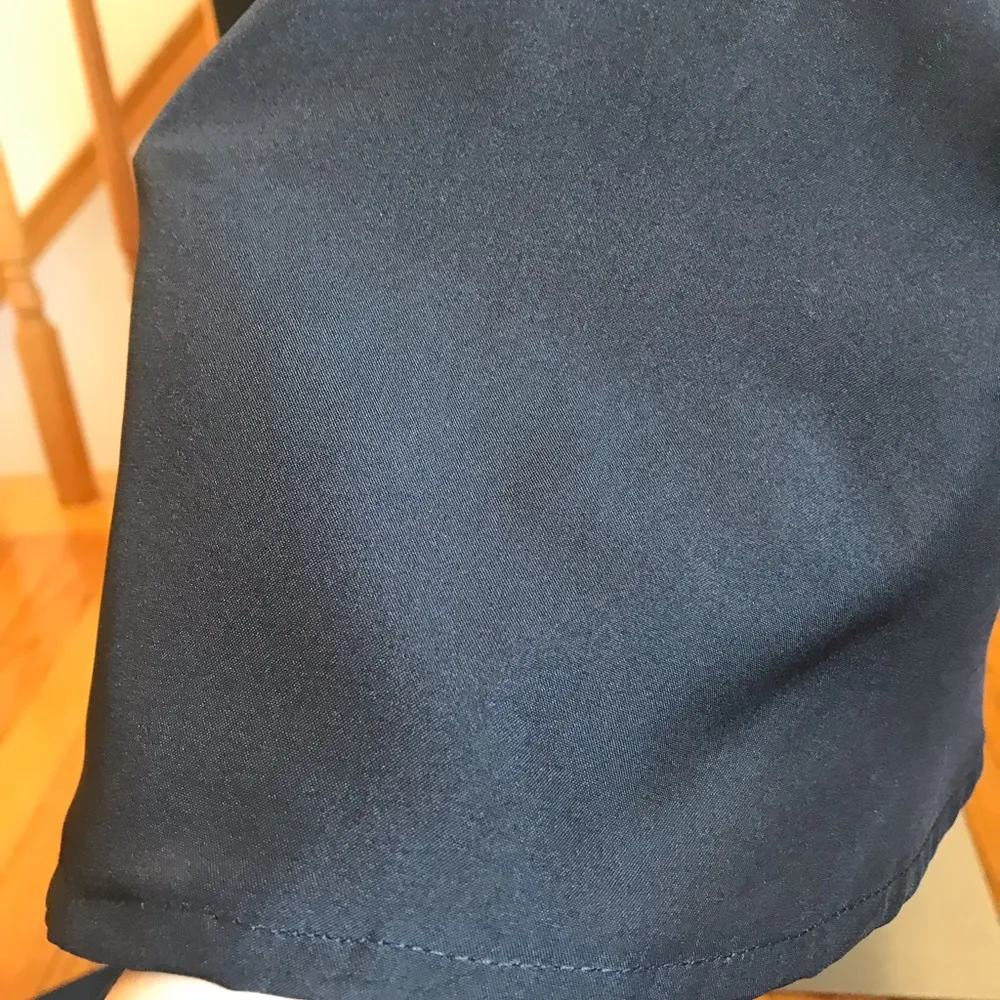 Black Da Vinci Mermaid Formal Dress SZ. S
Dress has sequins on Shoulders… - Image 7