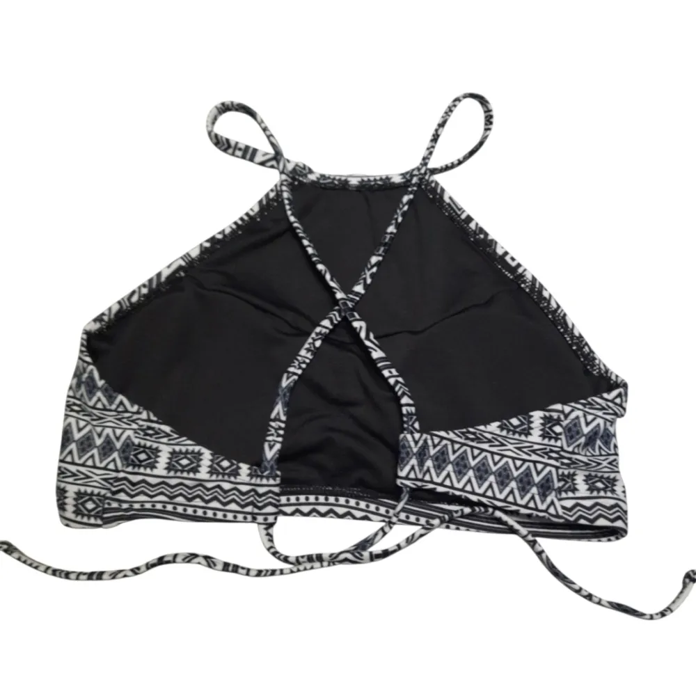 Black and White Bikini Top Size Medium - Image 3