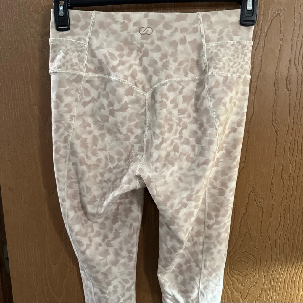 CALIA by Carrie Underwood Women's Essential Printed Legging Medium Camo Neutral White - Image 6