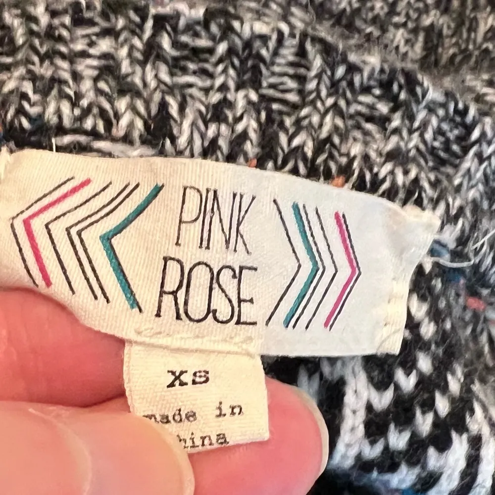 Pink Rose Sweater Slightly Cropped Aztec Geometric Pattern Size XS Soft - Image 5