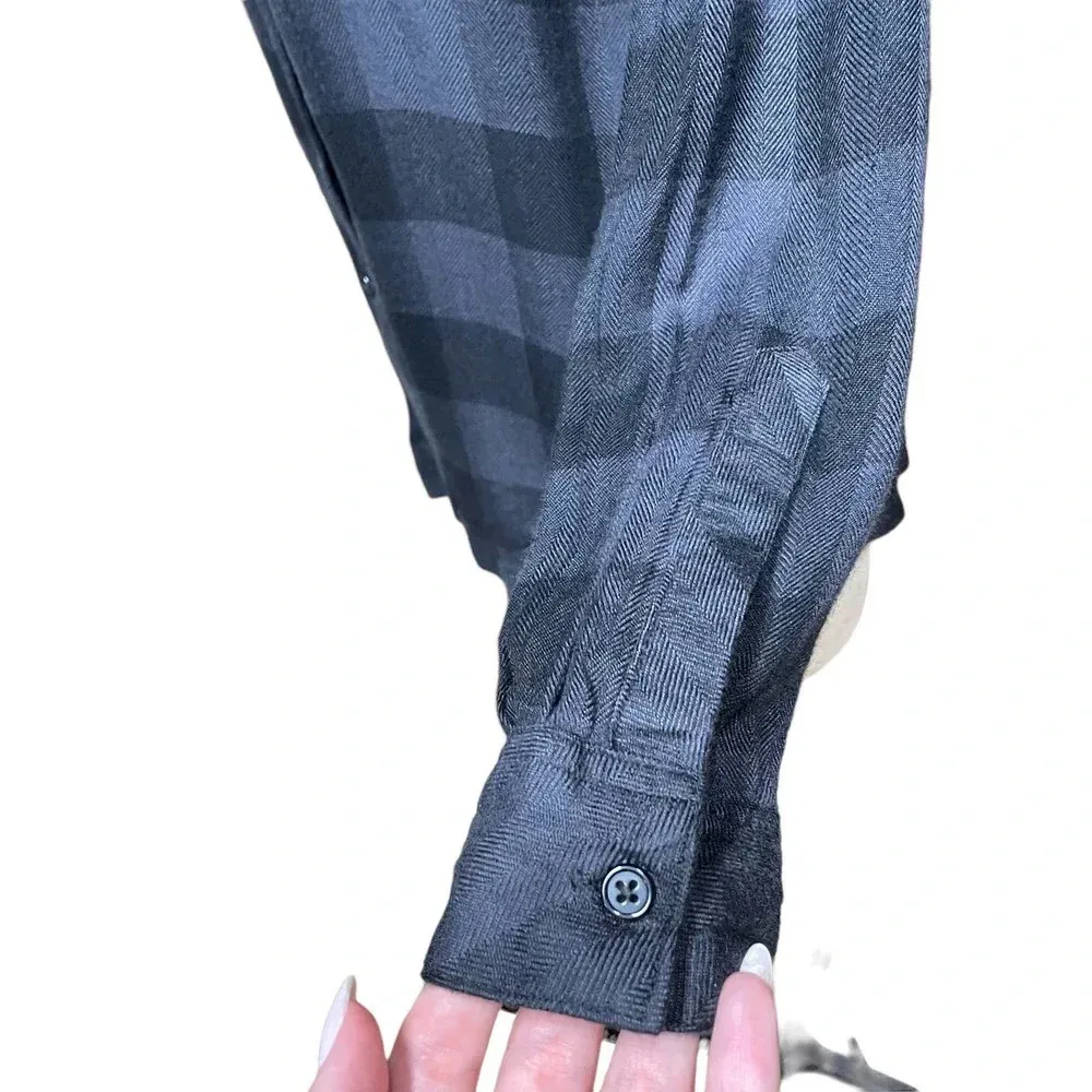 Rails Hunter‎ Flannel Button Down Shirt Gray Black Check Plaid Size Small - Image 5