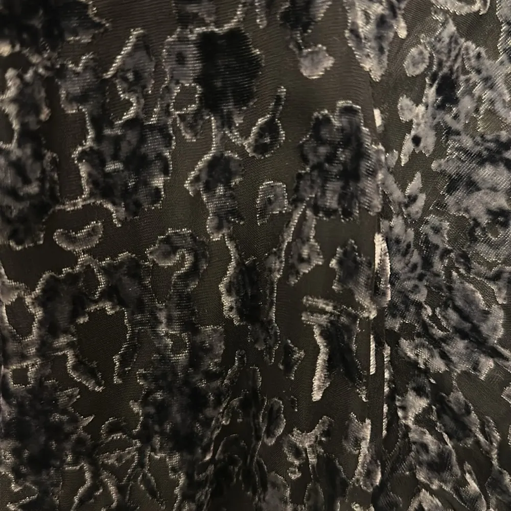 Elie Tahari xl dress gray black shimmery lined except sleeves short tie neck - Image 8