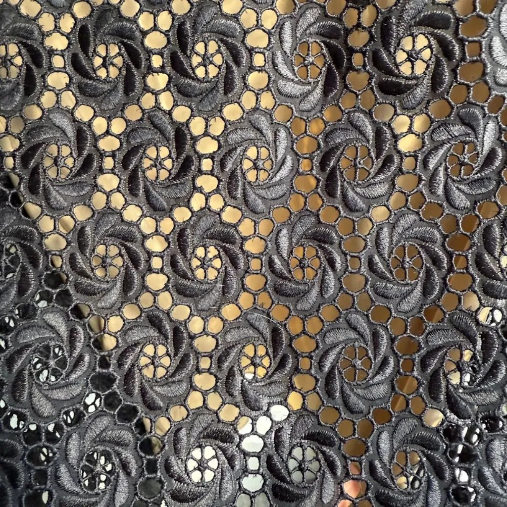 Elie Tahari Cotton Broderie Lace Pencil Dress in Black & Nude size - Image 5