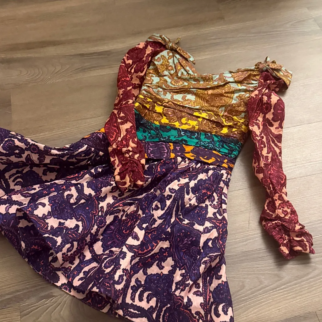 NWT ZIMMERMANN Cold-shoulder knotted paisley-print linen mini dress - Image 8