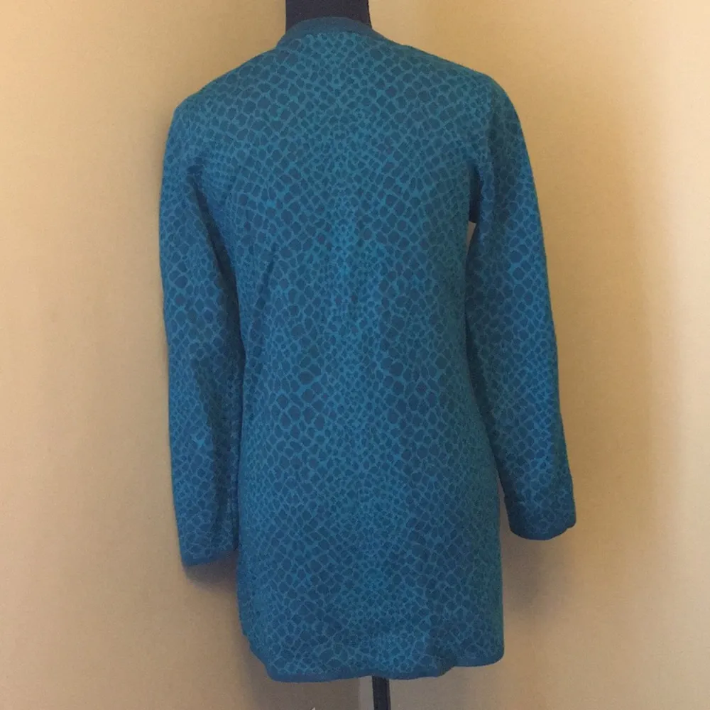 Isaac Mizrahi Live! Blue reptile print Cardigan Sweater size XS - Image 10