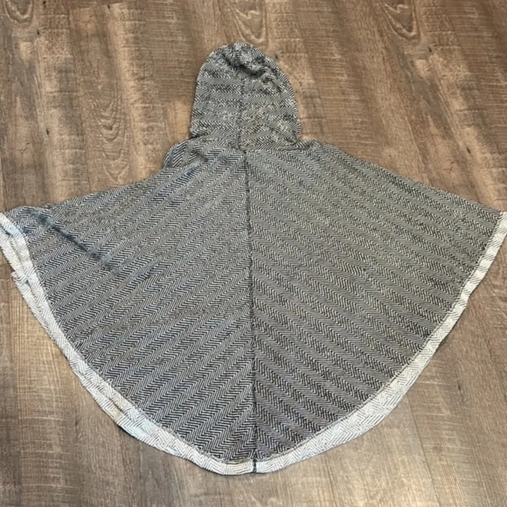 Lucky brand houndstooth pattern button up hooded poncho - Image 5