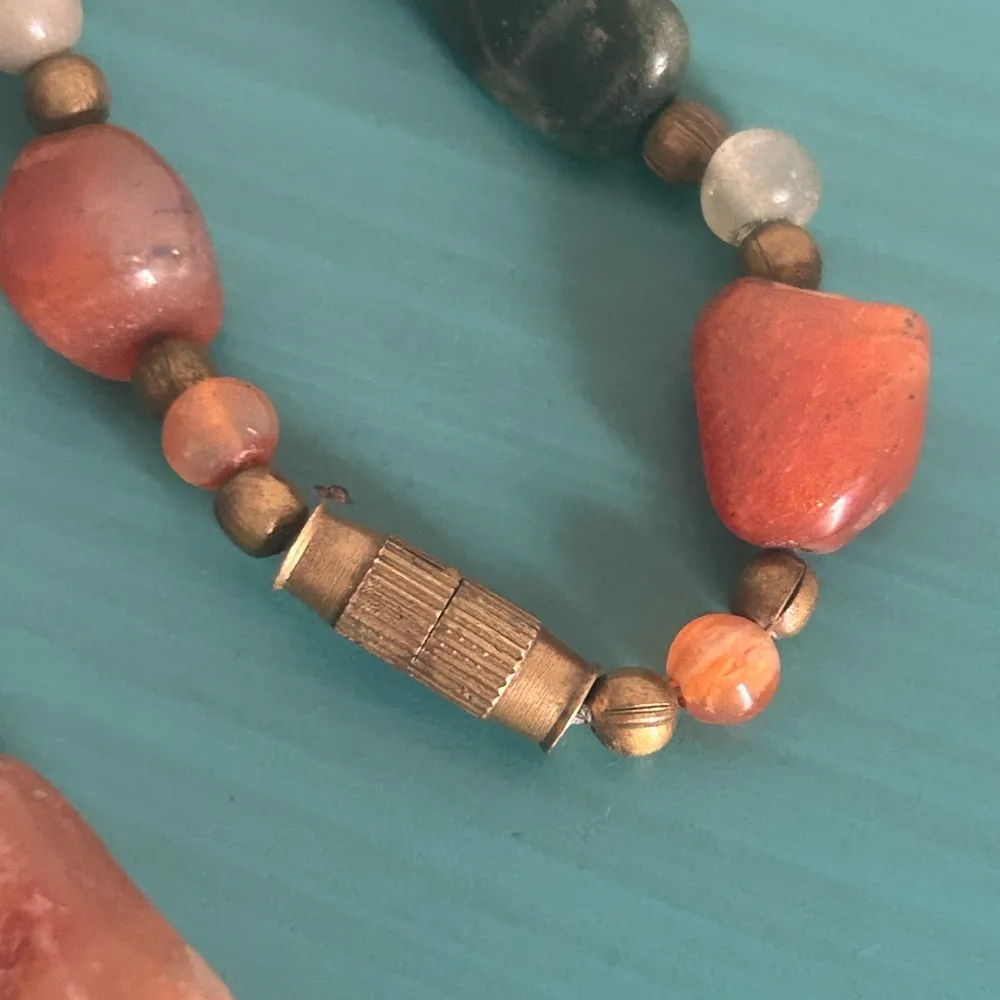 Vintage Long Mixed Jasper Agate Stone Bead Necklace with Gold Tone Spacers Green - Image 5