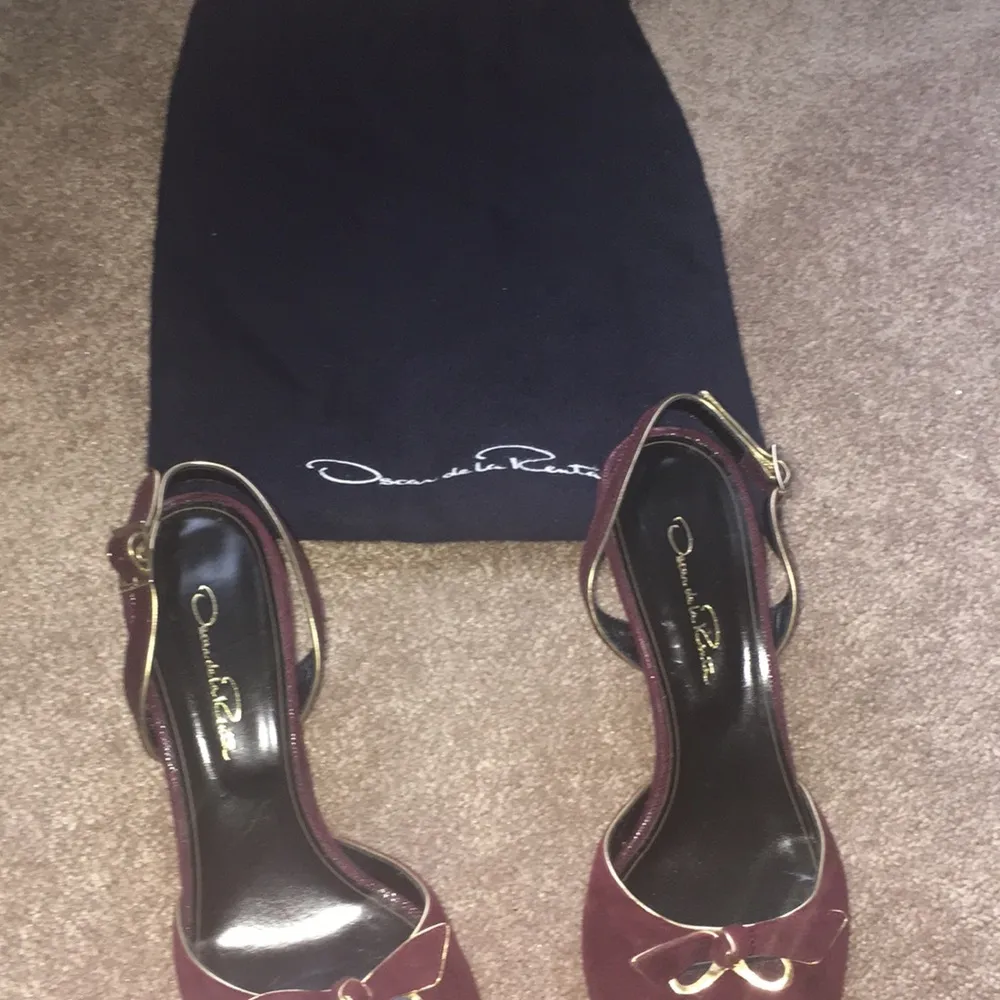 Oscar de la Renta wine colored shoes with dust bag worn once Host Pick!! - Image 3